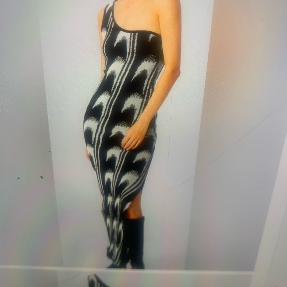 KNIT ASYMMETRICAL ONE SHOULDER Daniella MAXI DRESS - Picture 2 of 4